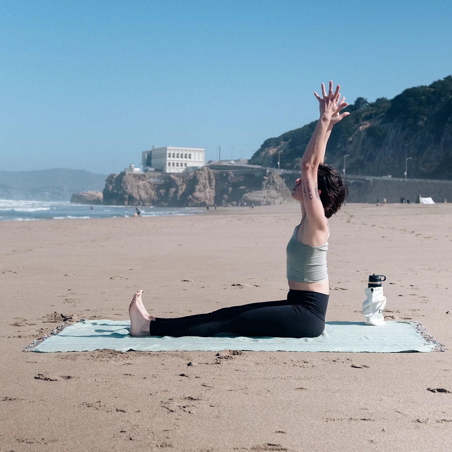 Sand Free, Explained: What Actually Happens Between Cloth and Beach